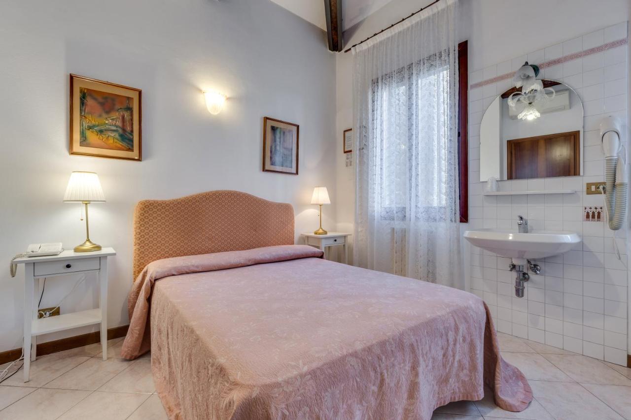 Hotel Bernardi Semenzato Venetië Buitenkant foto