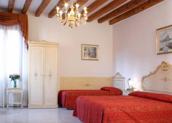 Hotel Bernardi Semenzato Venetië Buitenkant foto