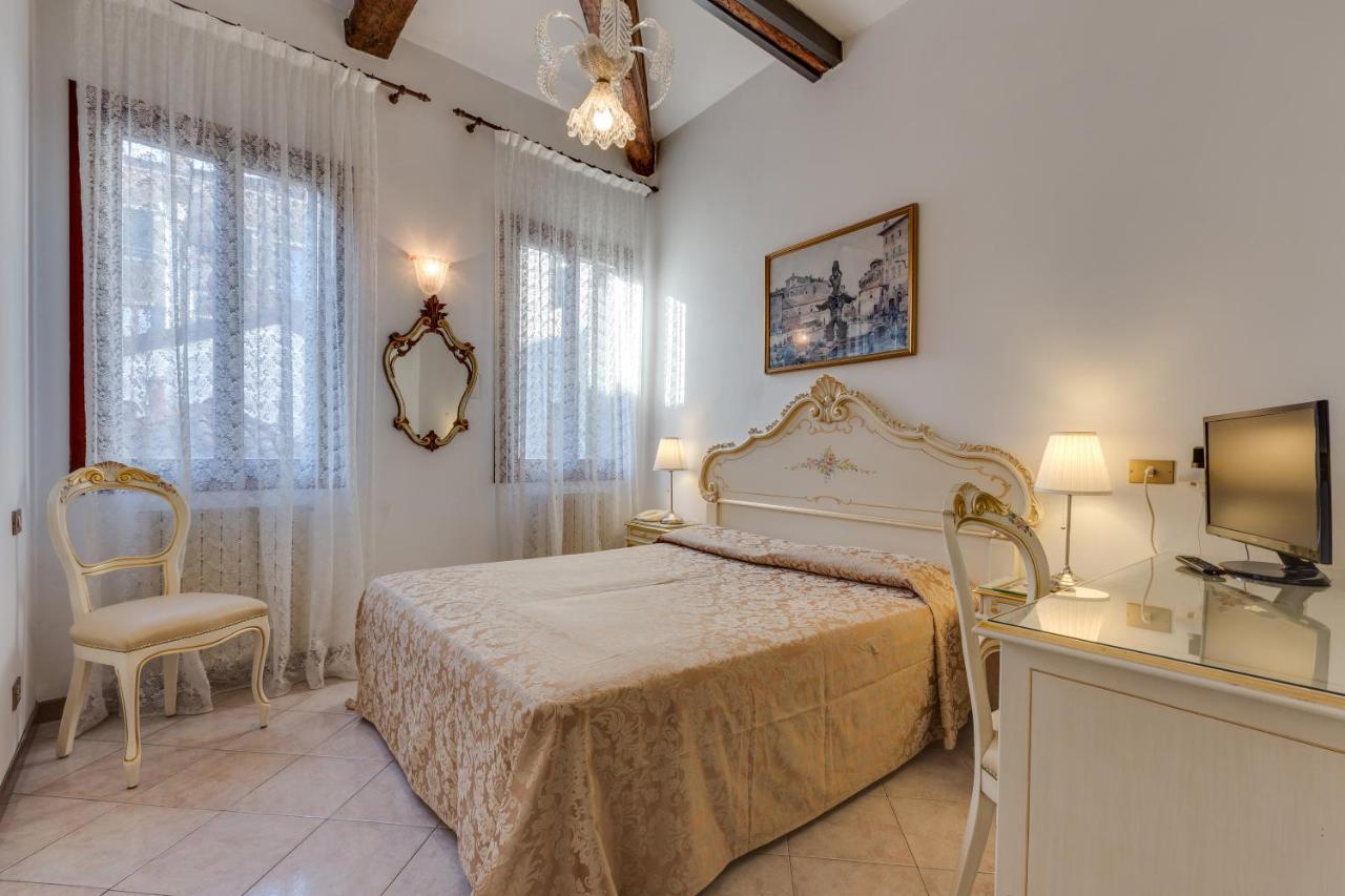 Hotel Bernardi Semenzato Venetië Buitenkant foto
