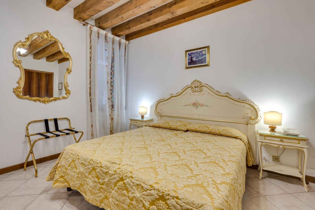 Hotel Bernardi Semenzato Venetië Buitenkant foto