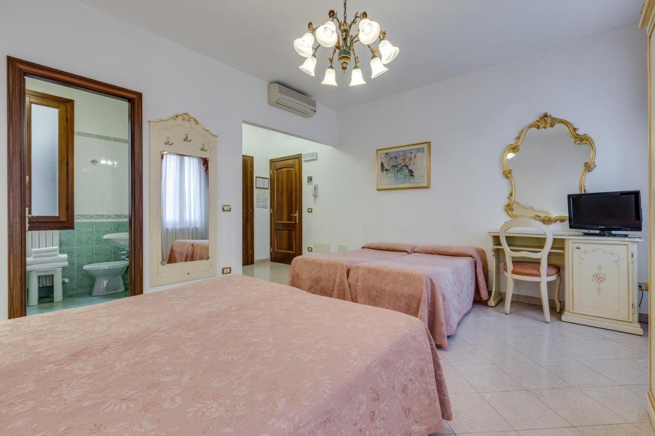 Hotel Bernardi Semenzato Venetië Buitenkant foto