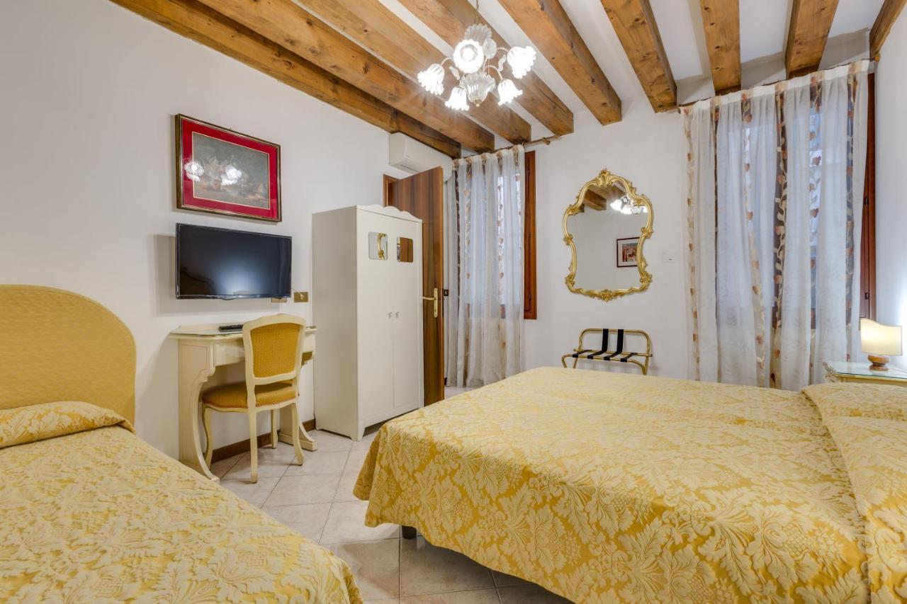 Hotel Bernardi Semenzato Venetië Buitenkant foto